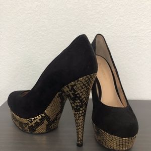 Enzo Angiolini Black and Gold Suede heels